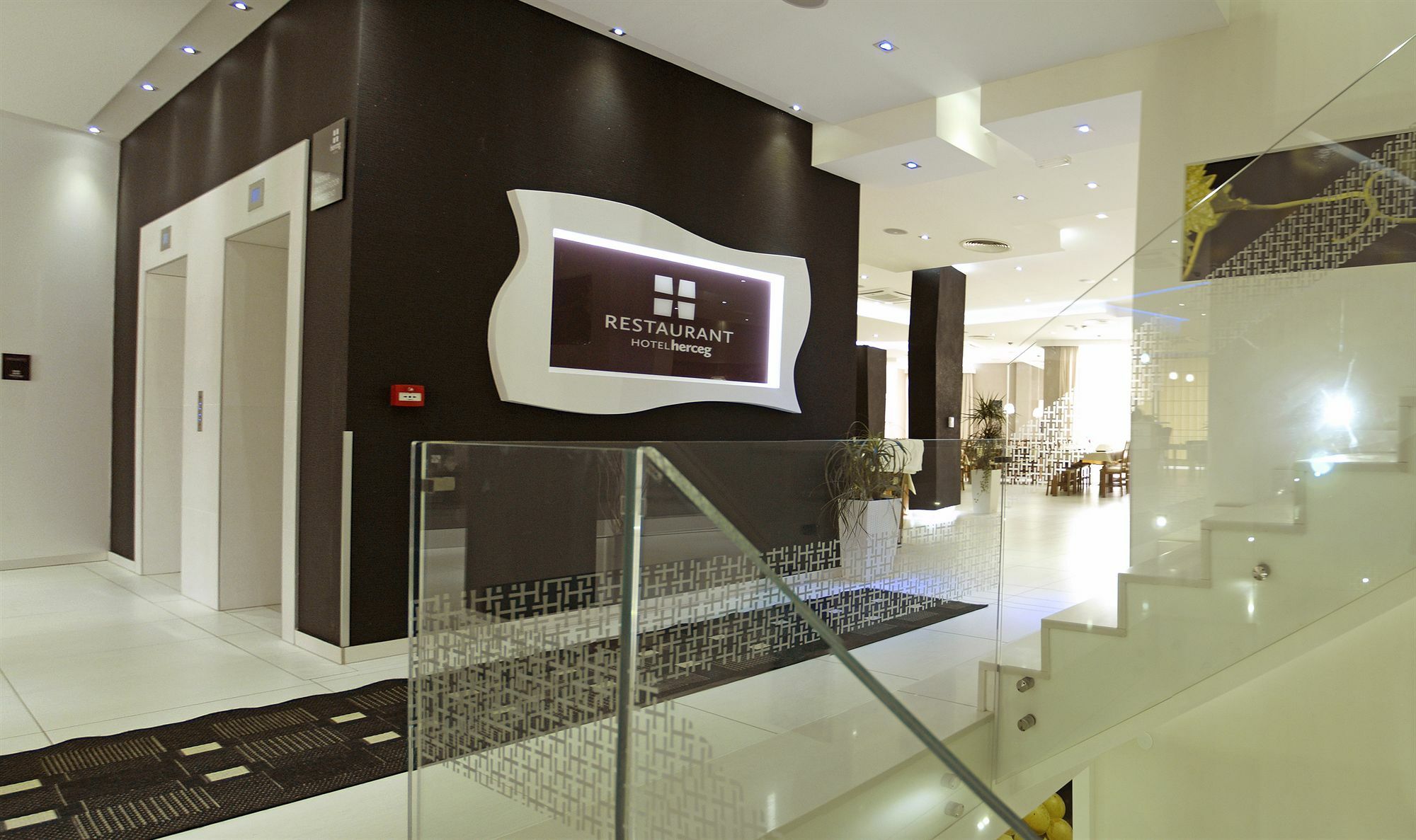 海尔采格酒店 Međugorje 外观 照片